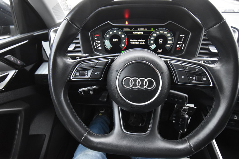 Vehicle Image 35