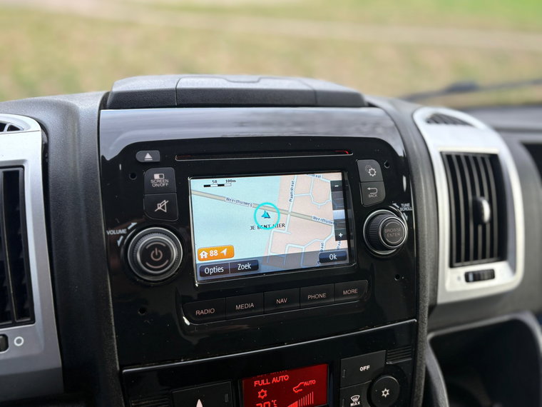 Vehicle Image 19