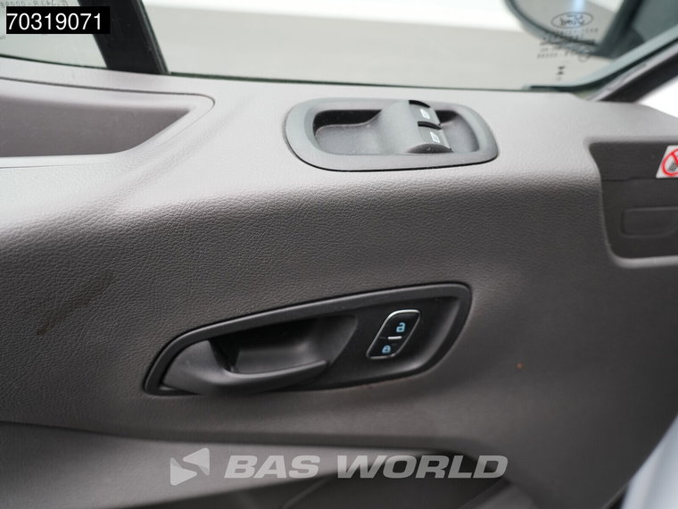 Vehicle Image 27