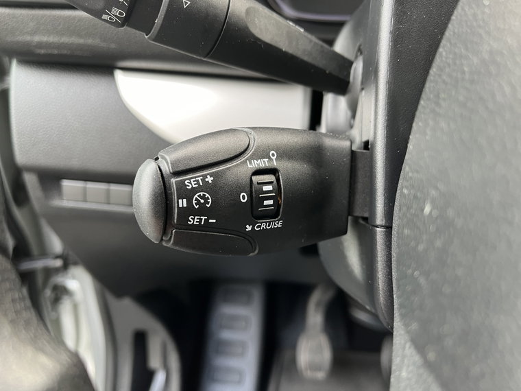 Vehicle Image 40