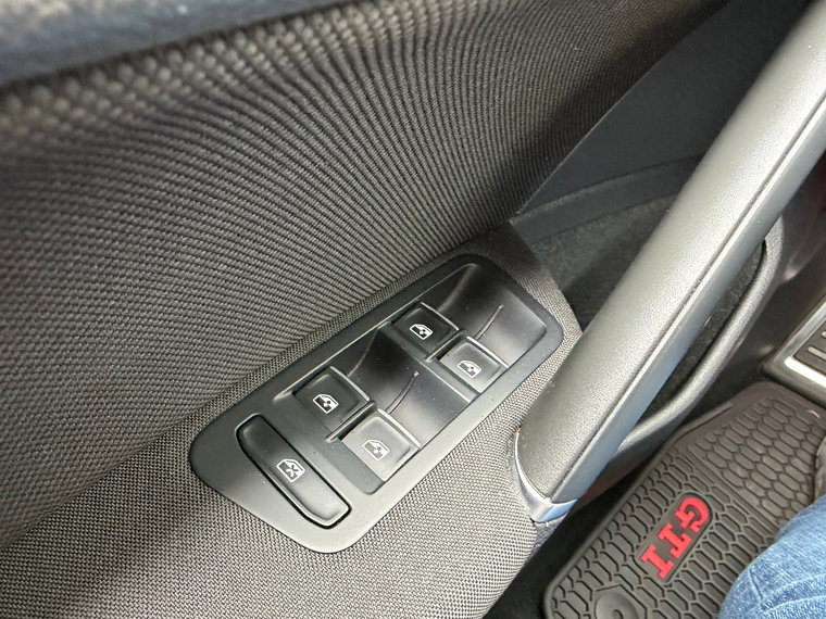 Vehicle Image 27
