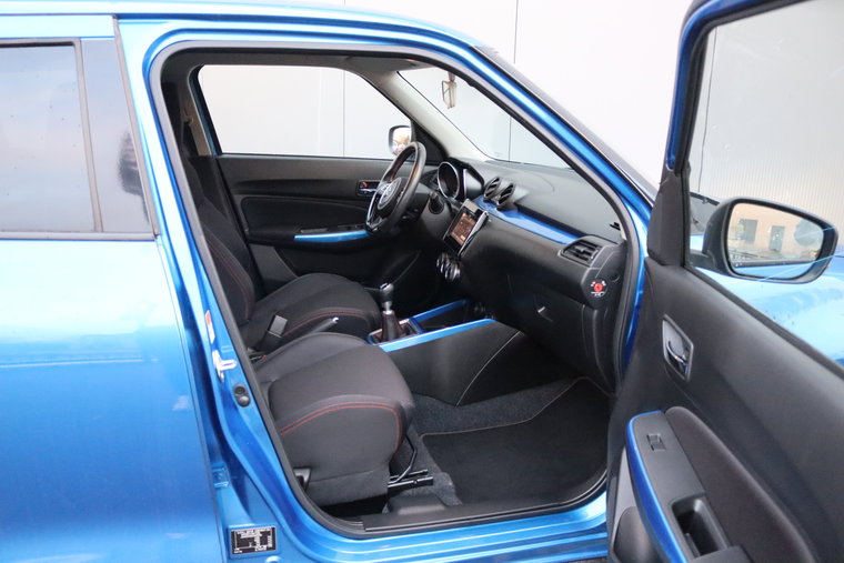 Vehicle Image 12