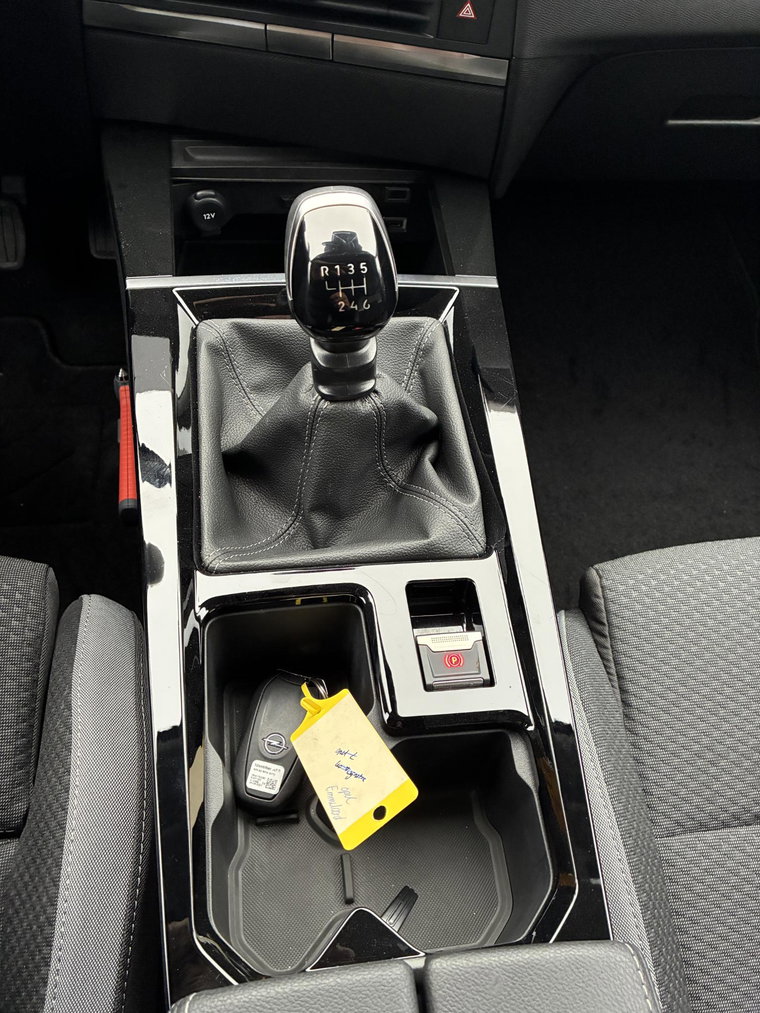 Vehicle Image 35