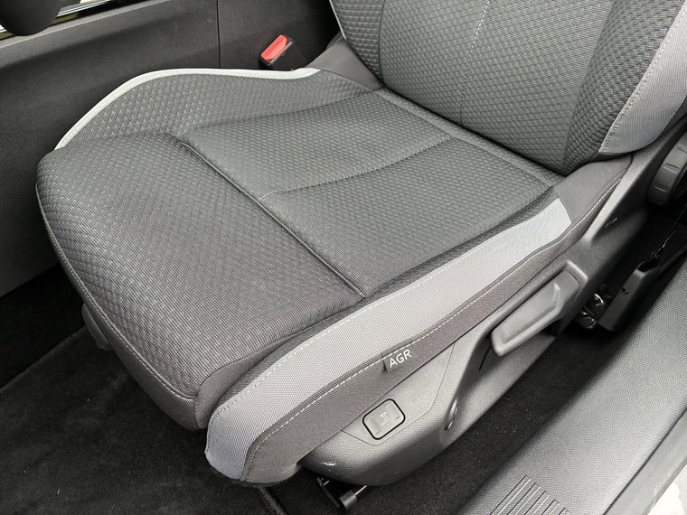 Vehicle Image 37