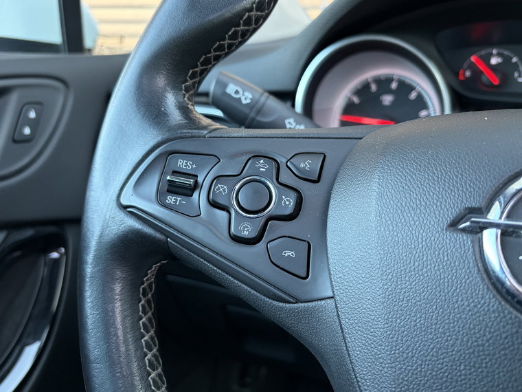 Vehicle Image 28