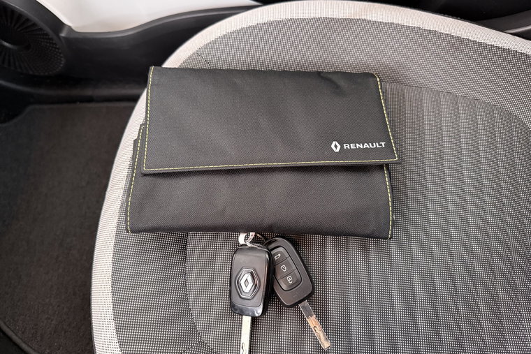 Vehicle Image 25