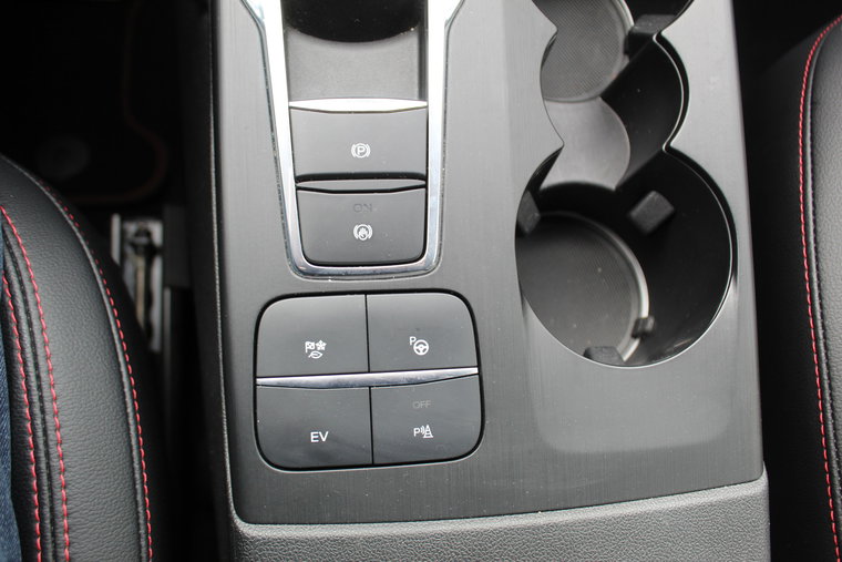Vehicle Image 25