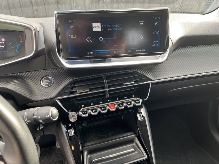 Vehicle Image 22