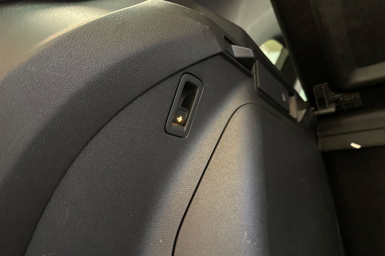Vehicle Image 38