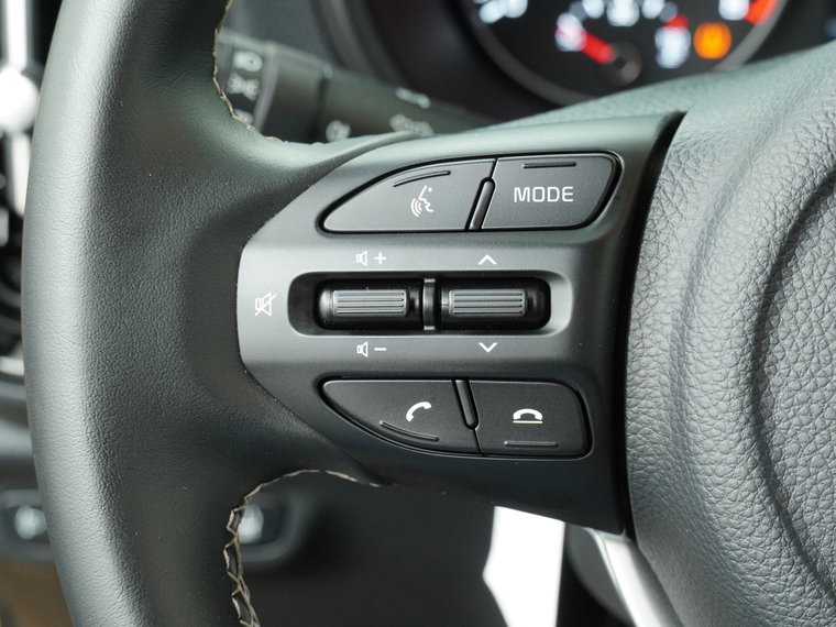 Vehicle Image 26