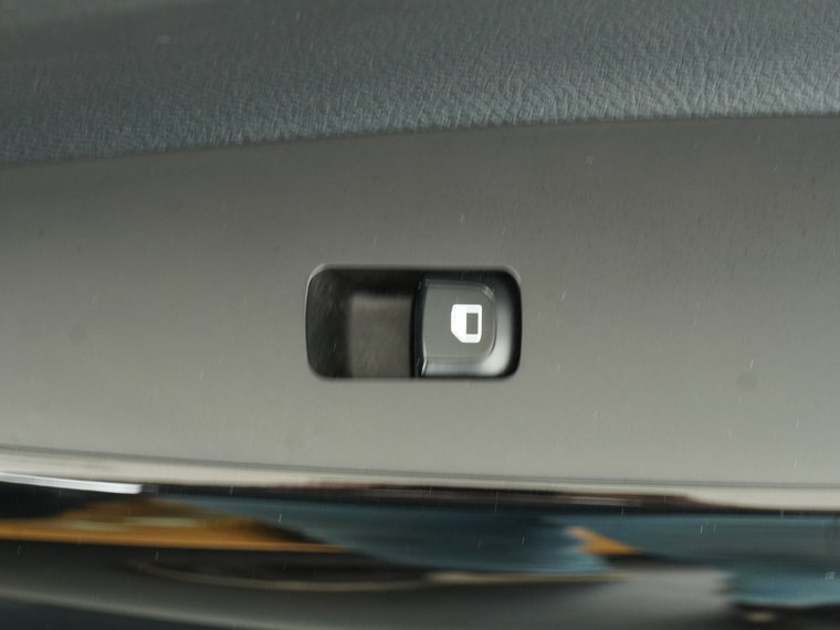 Vehicle Image 43