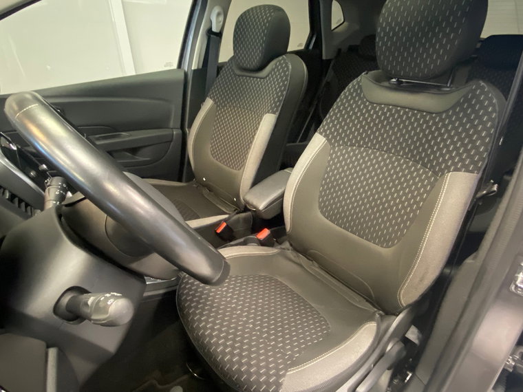 Vehicle Image 19