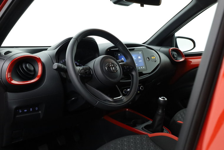 Vehicle Image 6