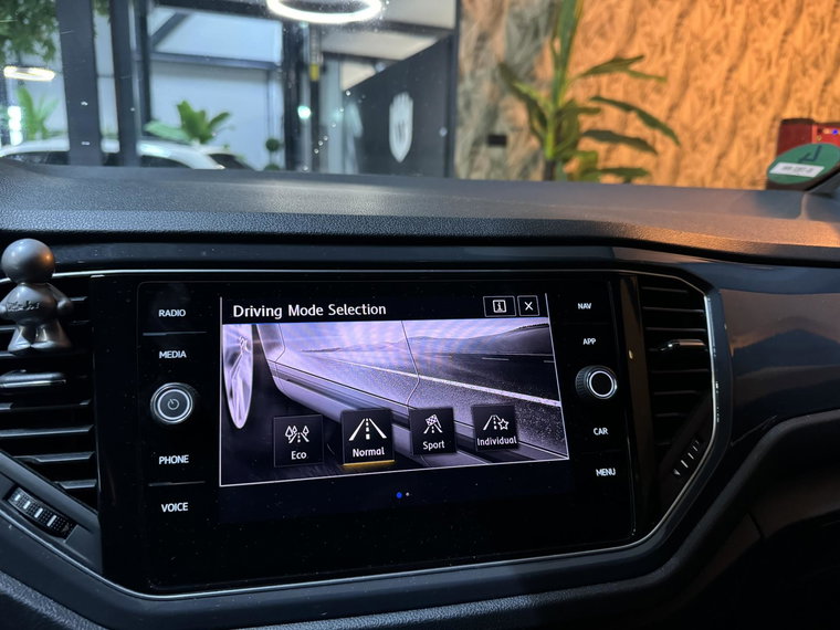 Vehicle Image 38