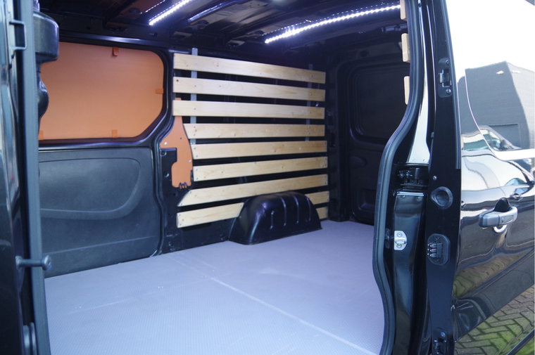 Vehicle Image 37