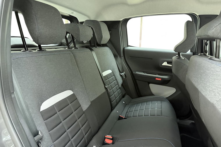 Vehicle Image 13