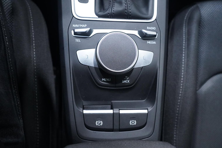 Vehicle Image 26