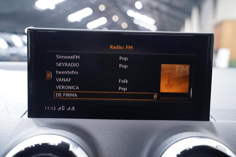 Vehicle Image 32