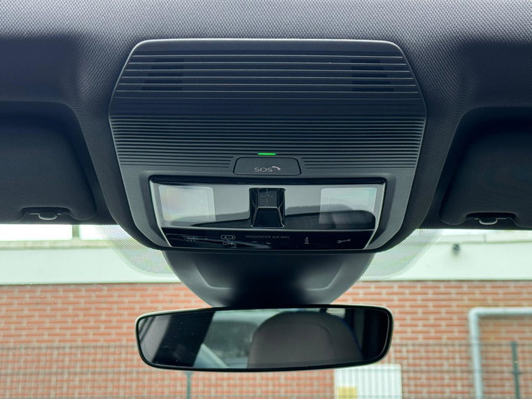 Vehicle Image 23