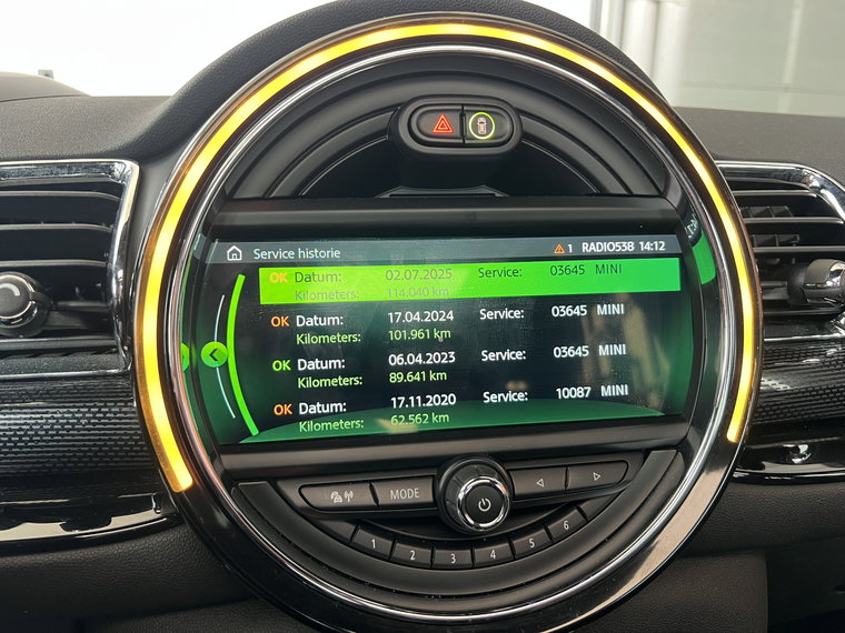 Vehicle Image 32