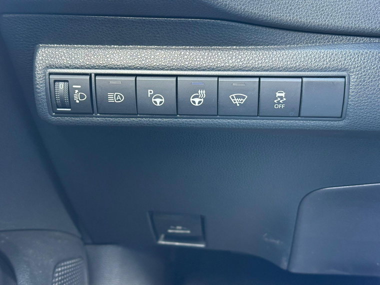 Vehicle Image 25