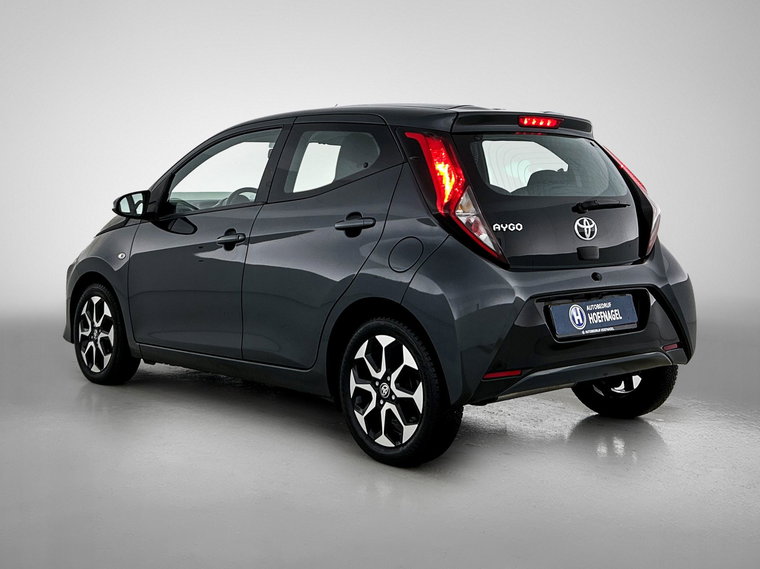 Vehicle Image 8