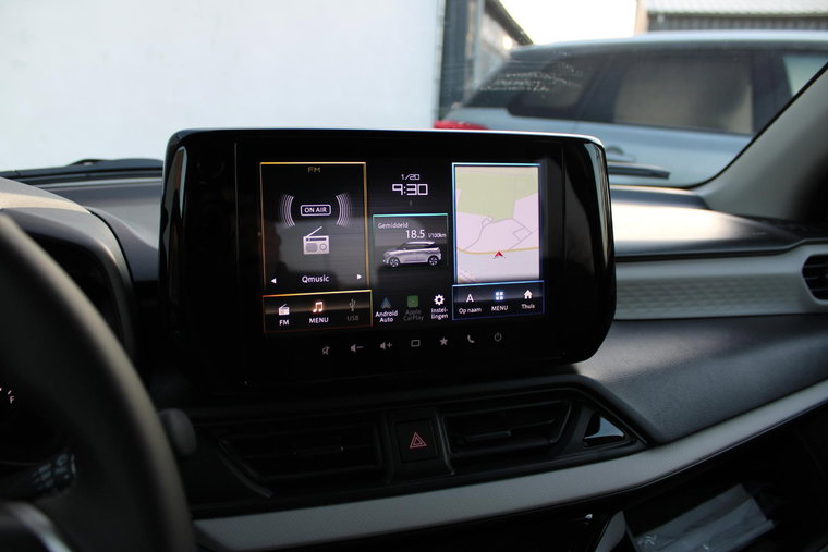 Vehicle Image 16