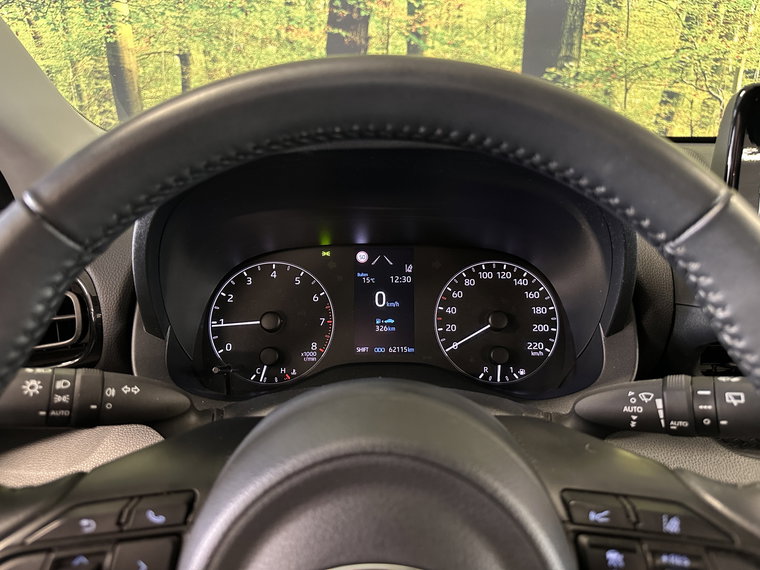 Vehicle Image 10