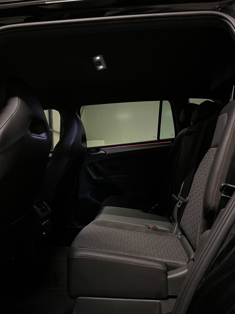 Vehicle Image 38