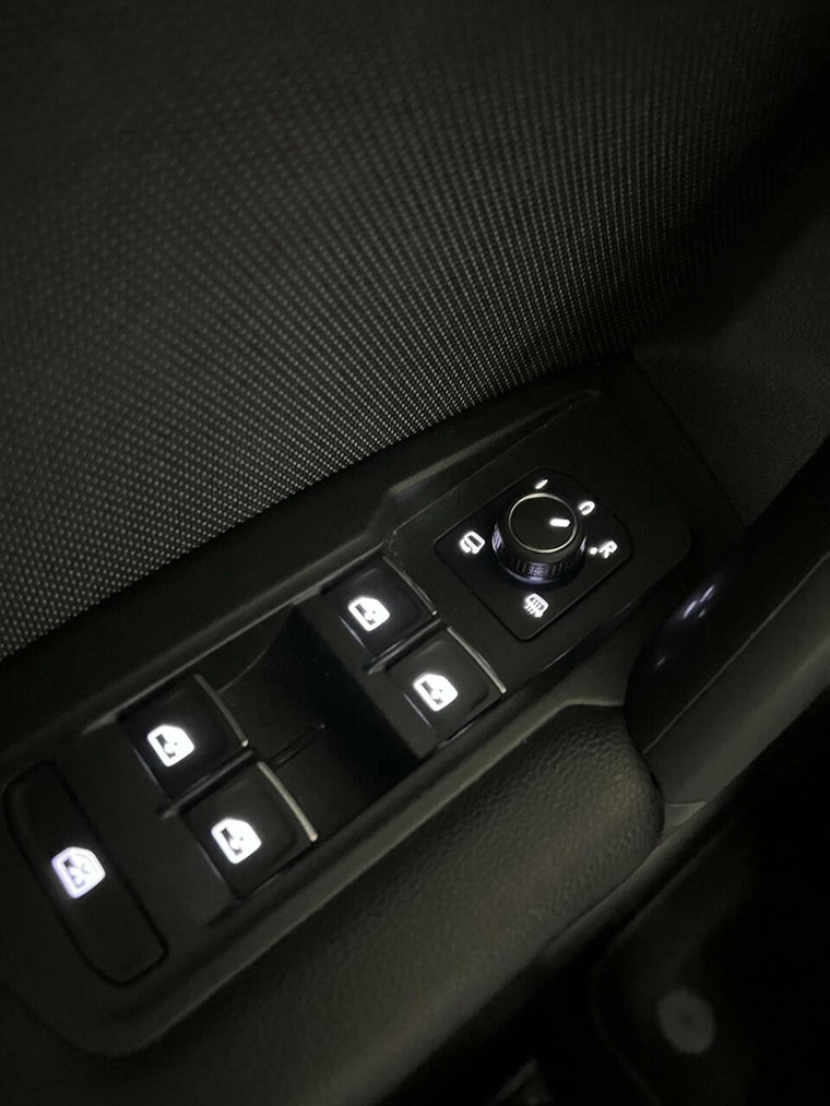 Vehicle Image 42