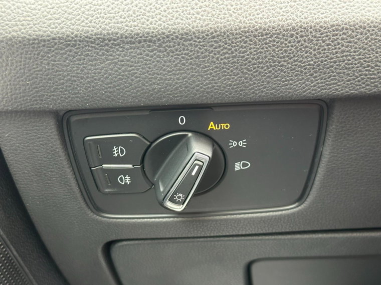 Vehicle Image 26