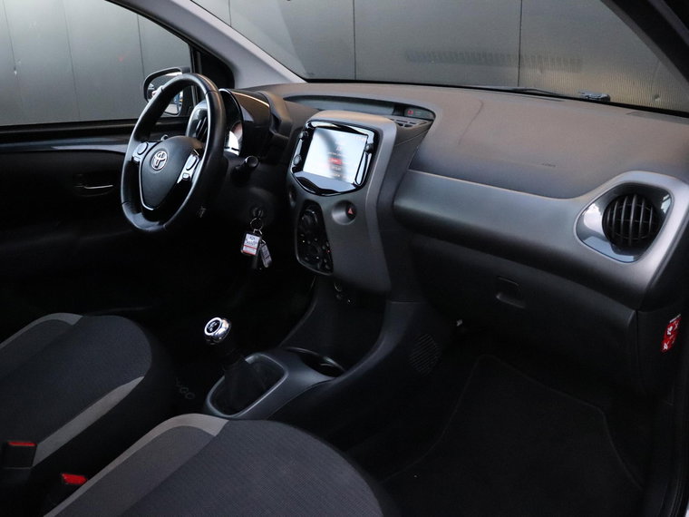 Vehicle Image 12