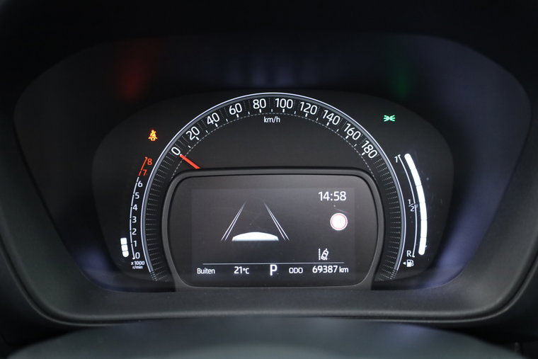 Vehicle Image 12