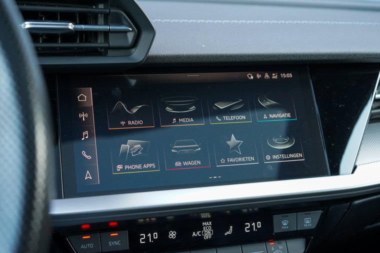 Vehicle Image 32