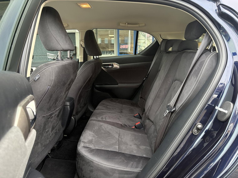 Vehicle Image 14