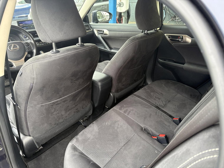 Vehicle Image 15