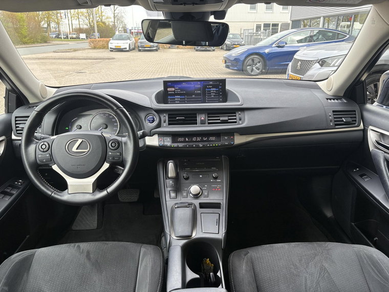 Vehicle Image 17