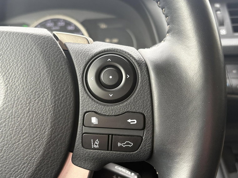 Vehicle Image 23