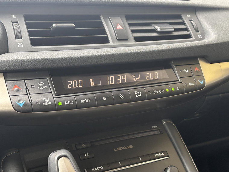 Vehicle Image 33