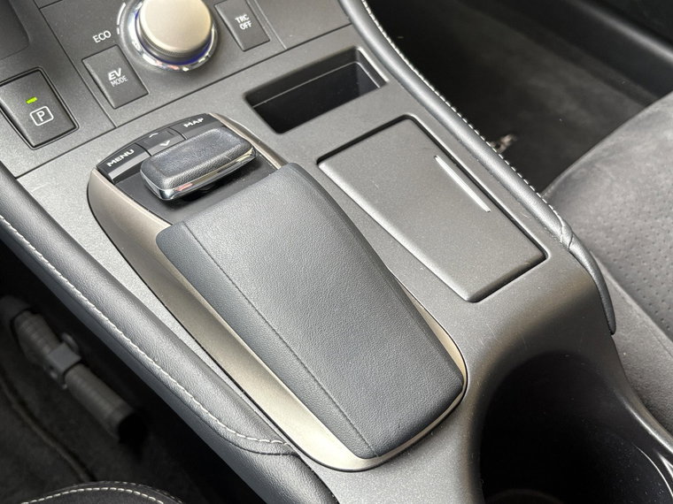Vehicle Image 35