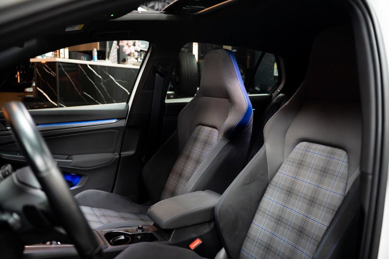 Vehicle Image 18