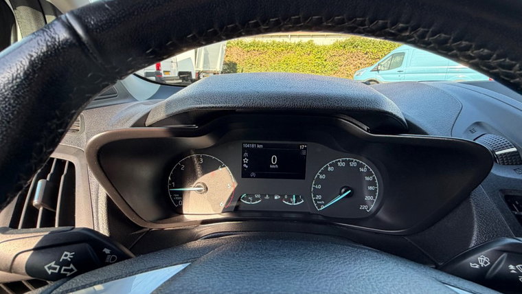 Vehicle Image 23