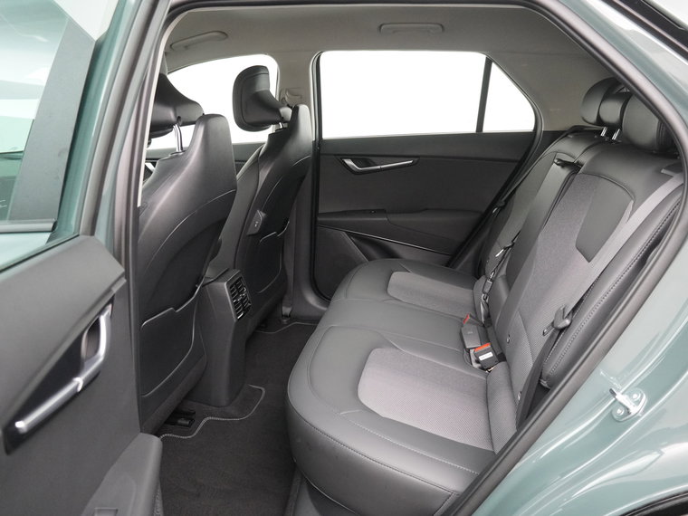 Vehicle Image 35