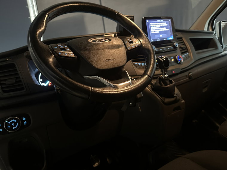 Vehicle Image 17