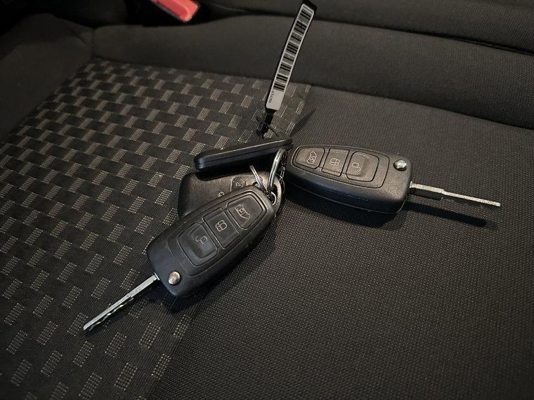 Vehicle Image 21