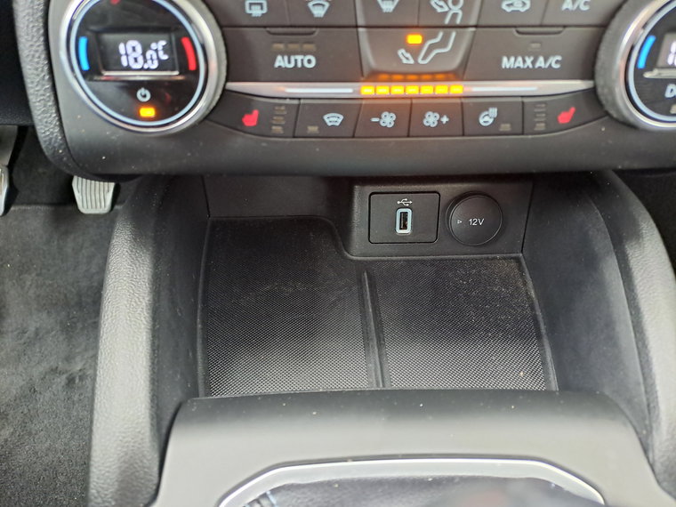 Vehicle Image 28