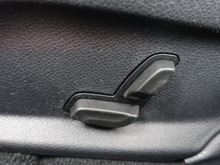 Vehicle Image 26