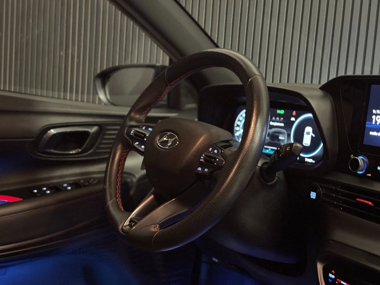 Vehicle Image 32
