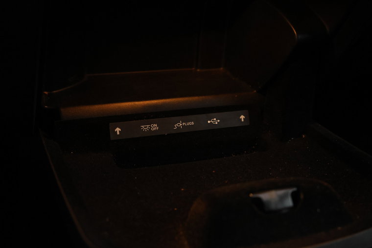 Vehicle Image 28