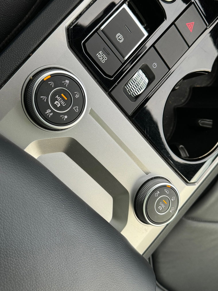 Vehicle Image 35